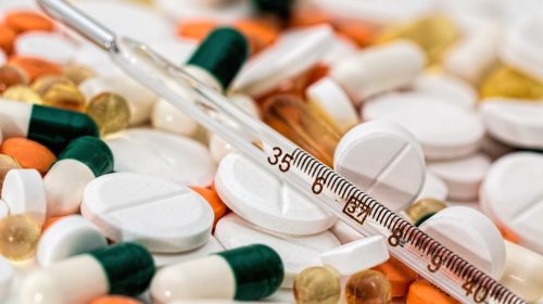 cure mediche e farmaci, termometro, pillole, salute - Foto di Steve Buissinne da Pixabay