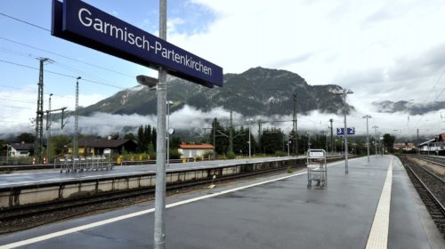 2560px-Garmisch-Partenkirchen_railway_station Alex Morley Wikimedia Commons neve