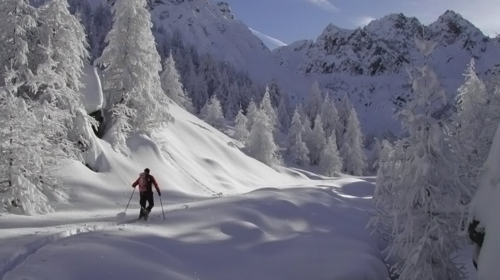 Il Vallone di Unerzio ad Acceglio in Val Maira è uno dei punti più suggestivi per amanti dello sci alpinismo e del trekking invernale con le ciaspole.