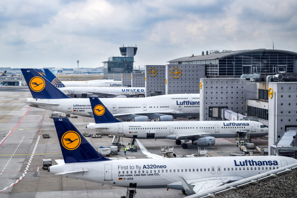 Aerei Lufthansa all'aeroporto di Francoforte, in Germania