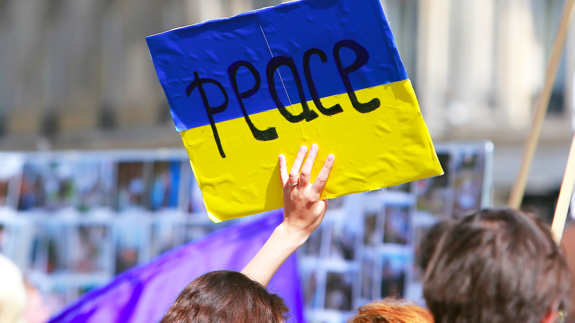 Una manifestazione per la pace in Ucraina