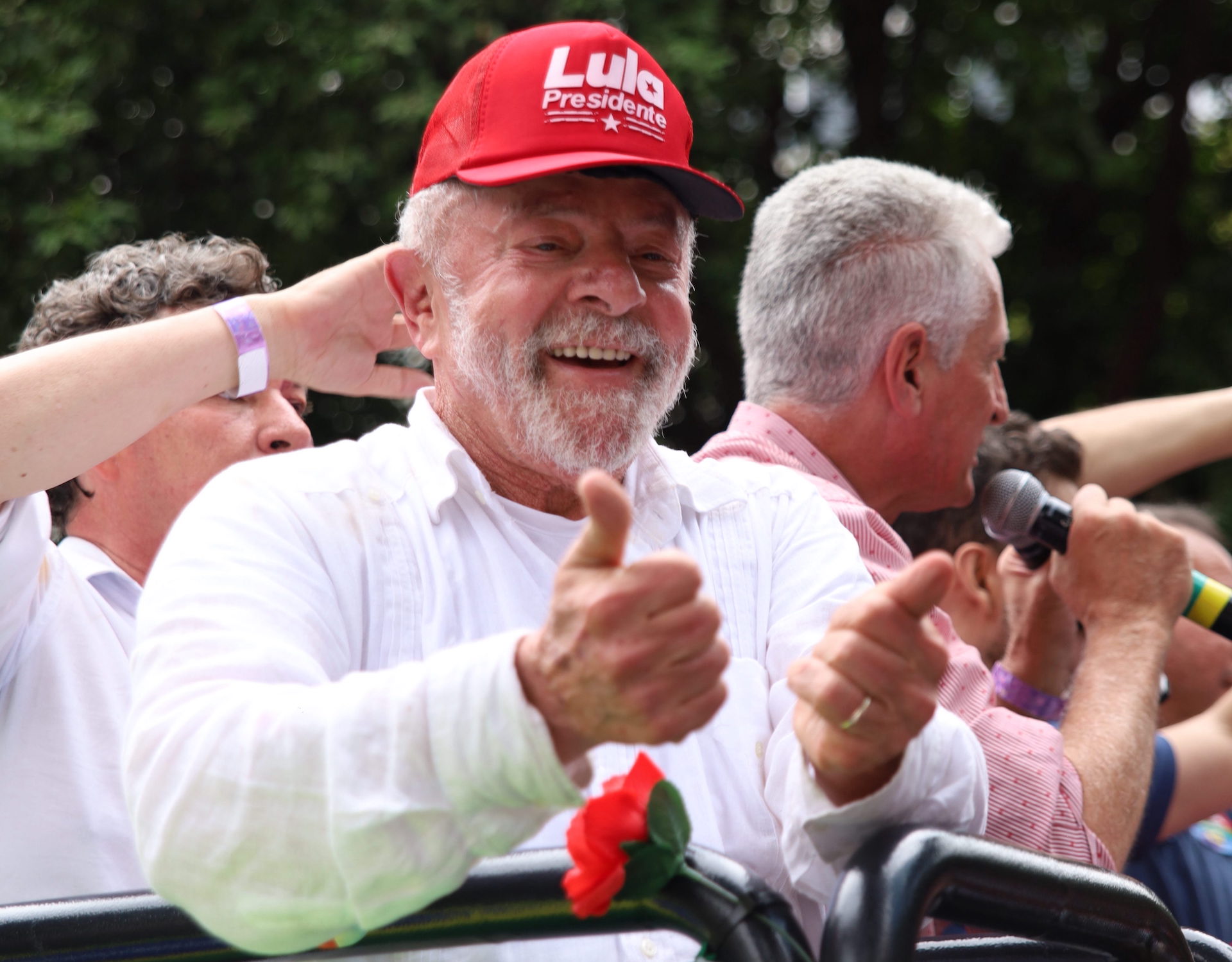 Lula saluta la folla a Belo Horizonte, 9 ottobre 2022 – Credits: Gabrielle Martins (@gabriellemartinssss)