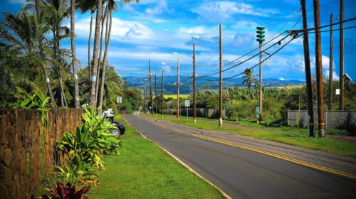 Le Hawaii non sono solo ville di lusso, resort e hotel a cinque stelle. Migliaia di persone, abitanti del posto e lavoratori del turismo, fronteggiavano anche prima degli incendi una grave crisi abitativa