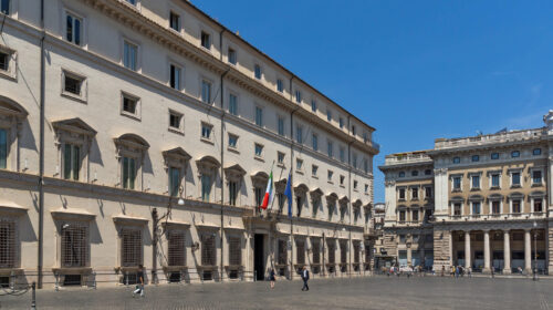 governo italiano tassa extraprofitti banche