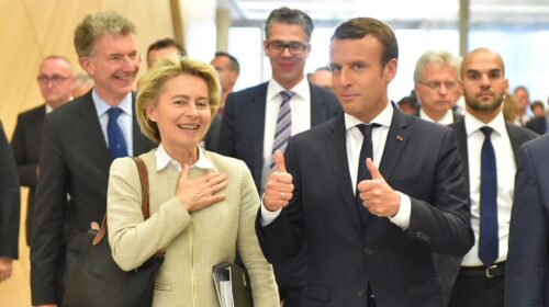 La presidente della Commissione europea Ursula von der Leyen e il presidente francese Emmanuel Macron ad un vertice della Nato