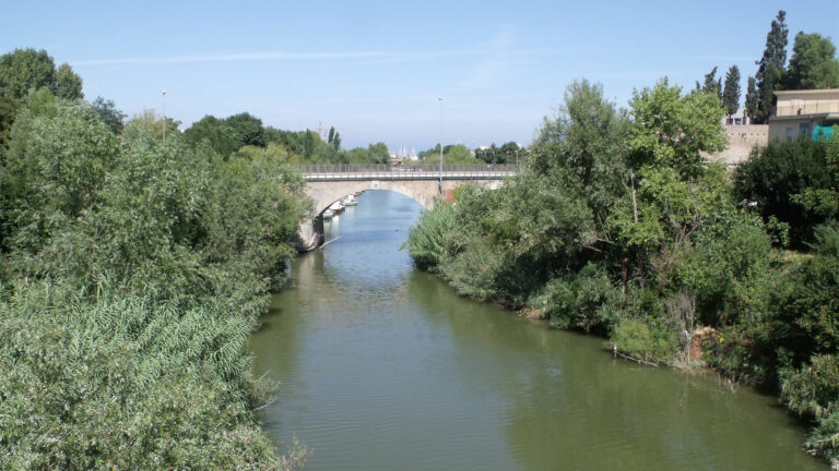 A Pesaro un nuovo impianto di Gnl in piena area alluvionale. Insorgono i movimenti