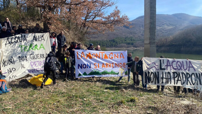 La montagna non si arrende: la mobilitazione nazionale contro Milano Cortina 2026