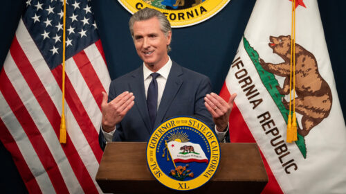 Gavin Newsom, leggi della California su clima e aziende
