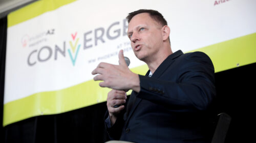 Peter Thiel cofondatore Palantir stack autoritario