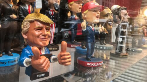 Donald Trump Insider Trading Petrolio Guerra Futures Cruciverbone Non è la Rai