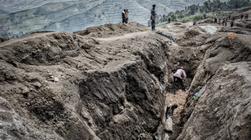 estrazione di coltan nella Repubblica Democratica del Congo
