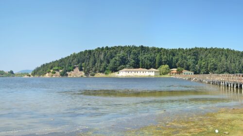 Il monastero di Zvërnec sull'isola nella laguna di Narta, area protetta in Albania
