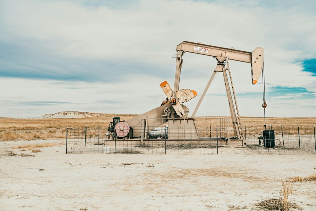 pozzo petrolifero pump jack impianto compagnia fossile