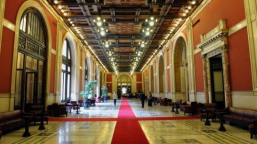 Il Transatlantico di Montecitorio, corridoio della Camera dei deputati