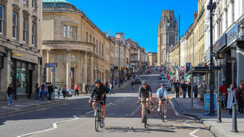 bristol vieta pubblicità della fast fashion