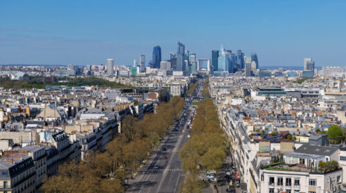 nelle città francesi saranno vietate le pubblicità fossili
