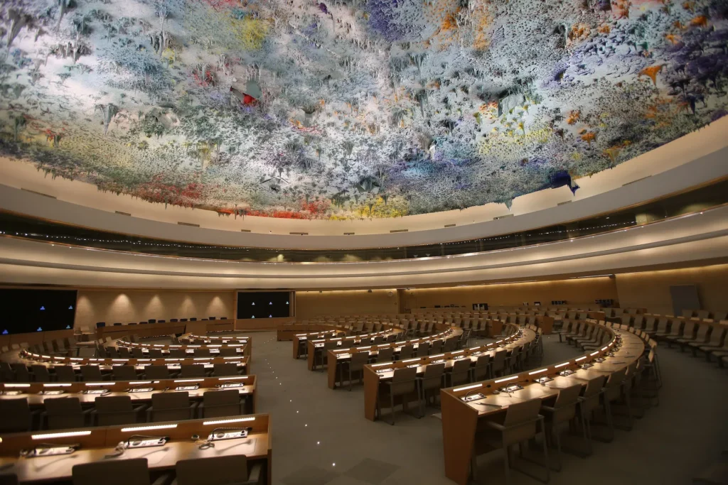 Sala circolare del Consiglio Diritti umani dell'Onu a Ginevra, dove si discute anche di armi autonome e della loro definizione