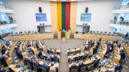 Aula plenaria del Seimas a Vilnius, il Parlamento lituano che ha votato per togliere dalla Costituzione il divieto di armi nucleari